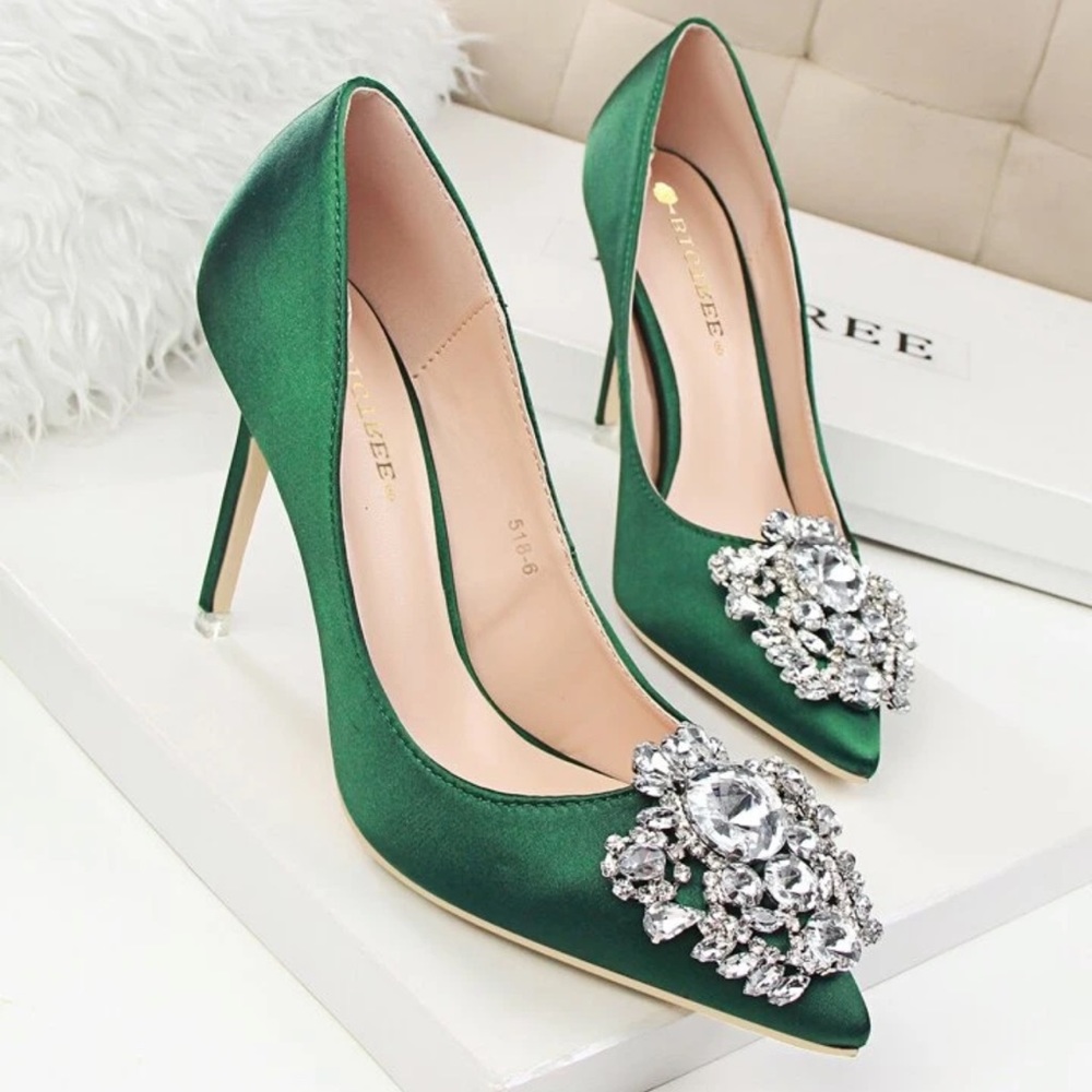 Green NWOT Rhinestone Stiletto Satin Heels holiday party
